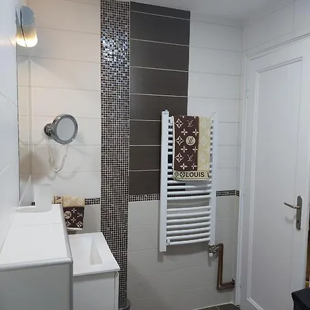 Center Apartment *